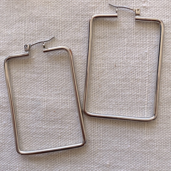 Set of 3 earrings. - Picture 4 of 4